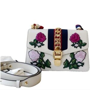 ❤️‍🔥💞 NWOT Gucci Sylvie Embroidered Leather Bag